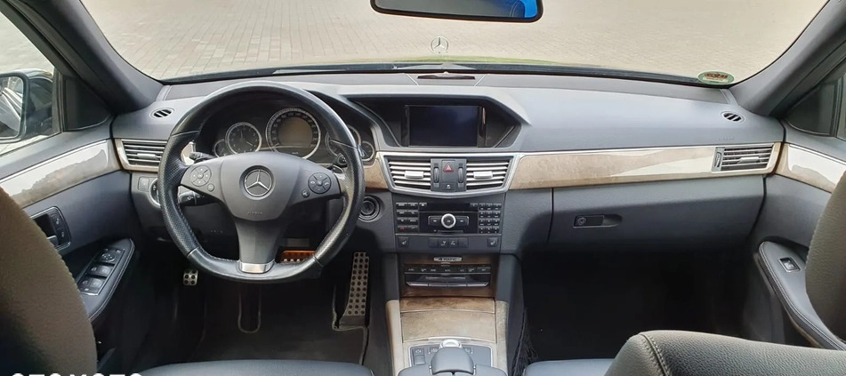 Mercedes-Benz Klasa E cena 56900 przebieg: 254000, rok produkcji 2010 z Iłża małe 106